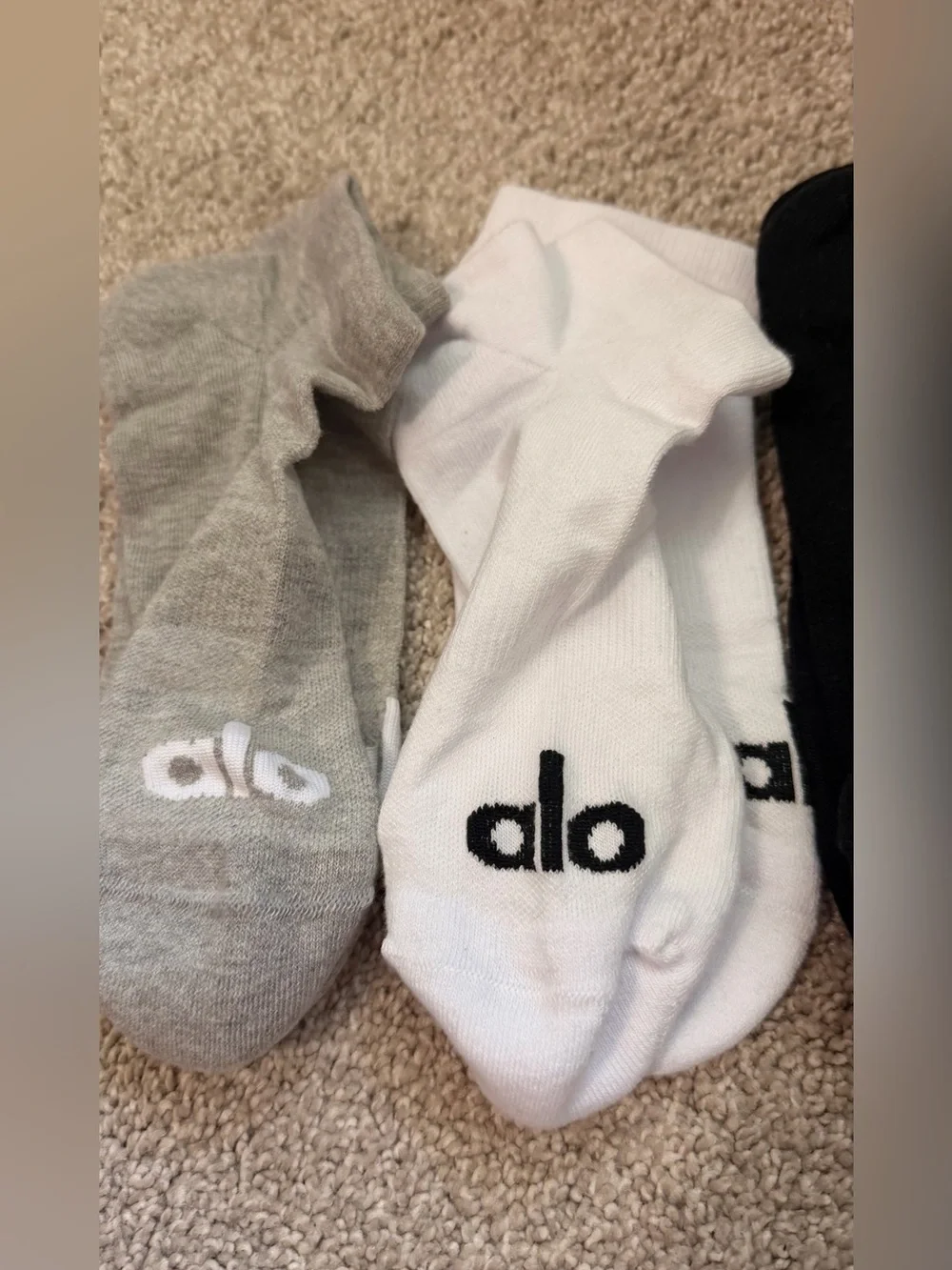 ALO Yoga 3 pairs of  Athletic Ankle Socks